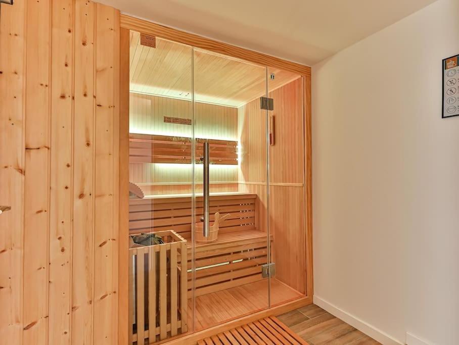 סן-ז'יל-קרואה-דה-וי Maison Familiale La Belle Vie Jacuzzi/Sauna מראה חיצוני תמונה