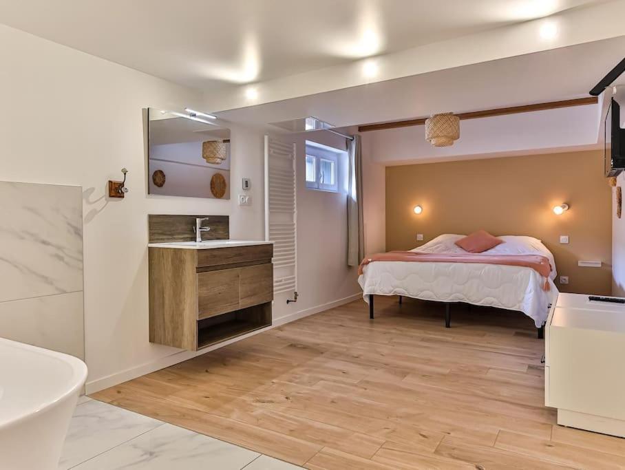 סן-ז'יל-קרואה-דה-וי Maison Familiale La Belle Vie Jacuzzi/Sauna מראה חיצוני תמונה